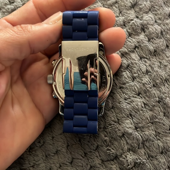 Watch - Picture 2 of 5